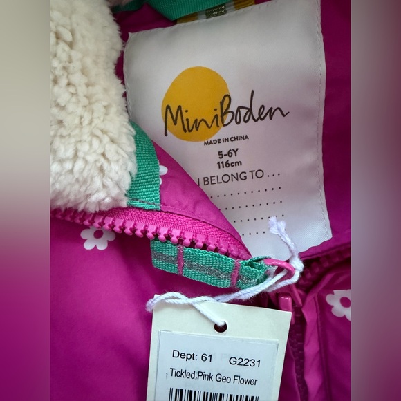 NWT. Mini Boden 2 in 1 Insulated Jacket, Tickled Pink Geo Flower, Size 5-6y - Picture 5 of 6